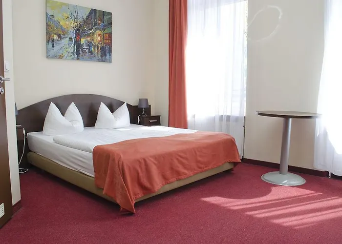 Hotel Polo Am Zob 3*