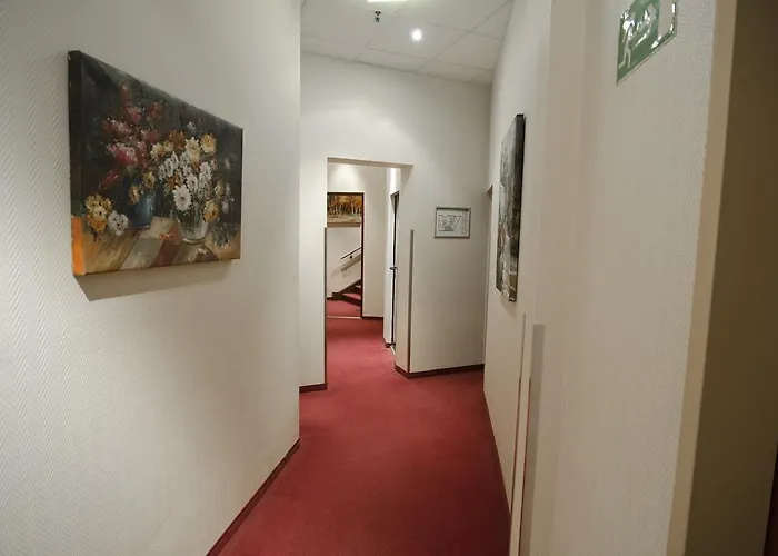 Hotel Polo Am Zob 3*