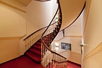 Hotel Polo Am Zob