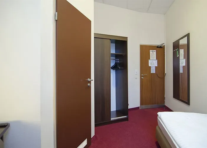 Hotel Polo Am Zob