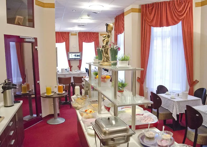 Hotel Polo Am Zob 3*